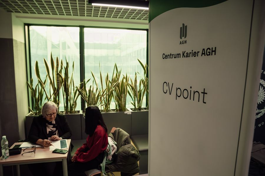 Konsultacja przy stanowisku CV Point Centrum Karier AGH
